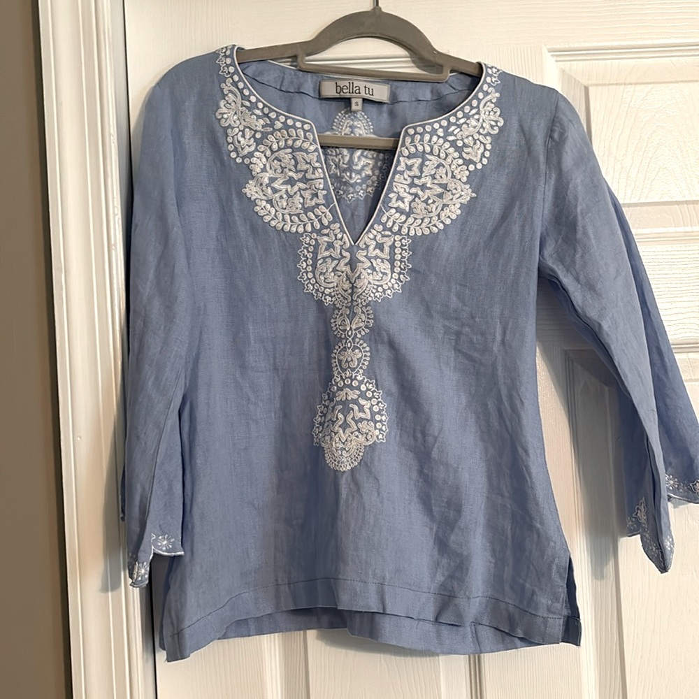 Bella Tu blue embroidered top